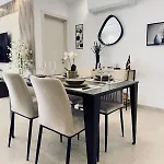 Oaks - Garage Included And Close To * 마르사스칼라