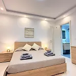 Oaks - Garage Included And Close To * 마르사스칼라