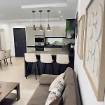Oaks - Garage Included And Close To