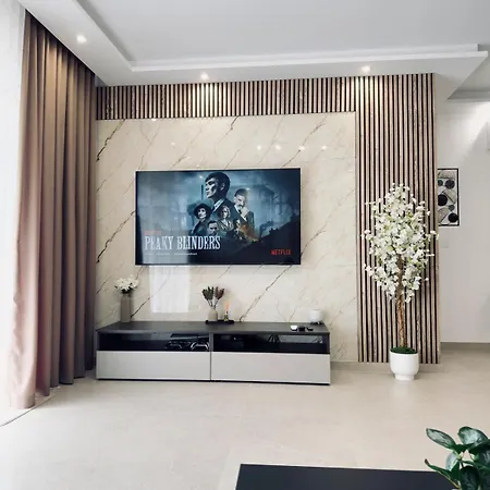 Oaks - Garage Included And Close To * Marsaskala
